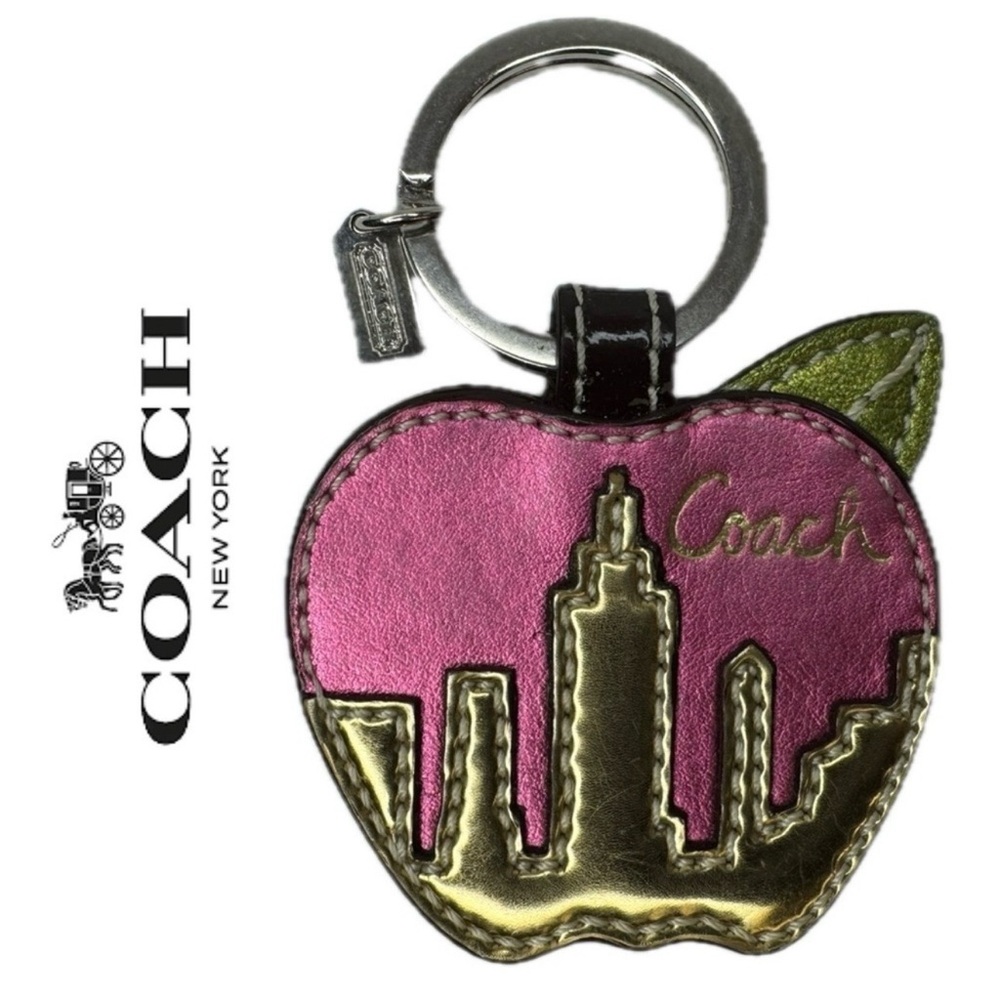 Authentic Coach Vintage Pink Big Apple New York Skyline Keychain! LE - Picture 7 of 8